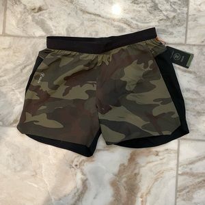 NWT Roark Men’s camo Alta running short 5” lined small